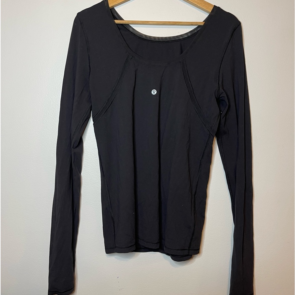 Lululemon long sleeve work out top size M/L